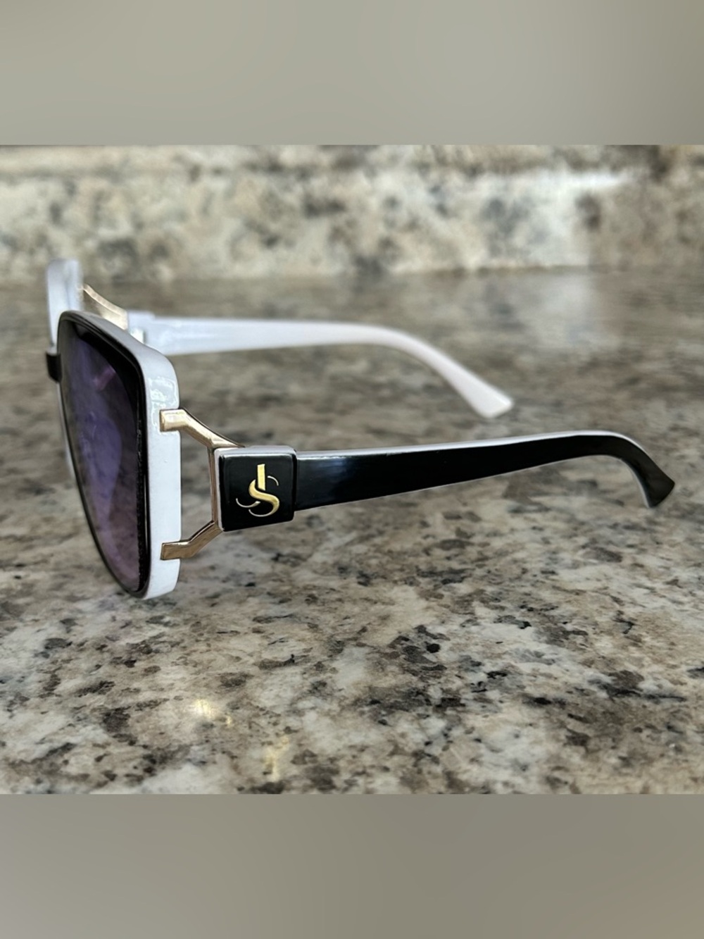 Jessica Simpson Oversized Square Sunglasses White Black Gold JS Logo Purple Tint - Picture 9 of 13
